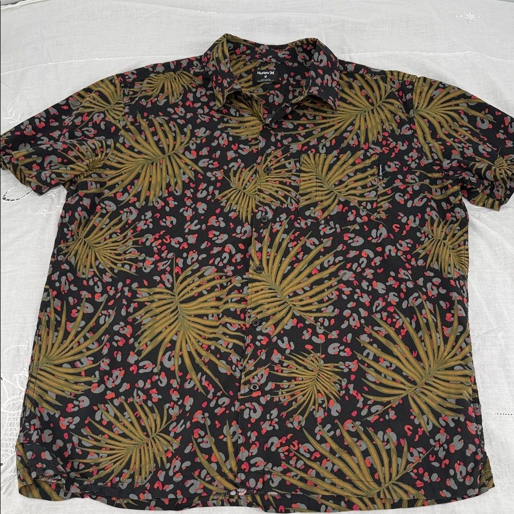 Hurley Shirt Mens Medium Hawaiian Floral Print Short Sleeve Button Down Surfer